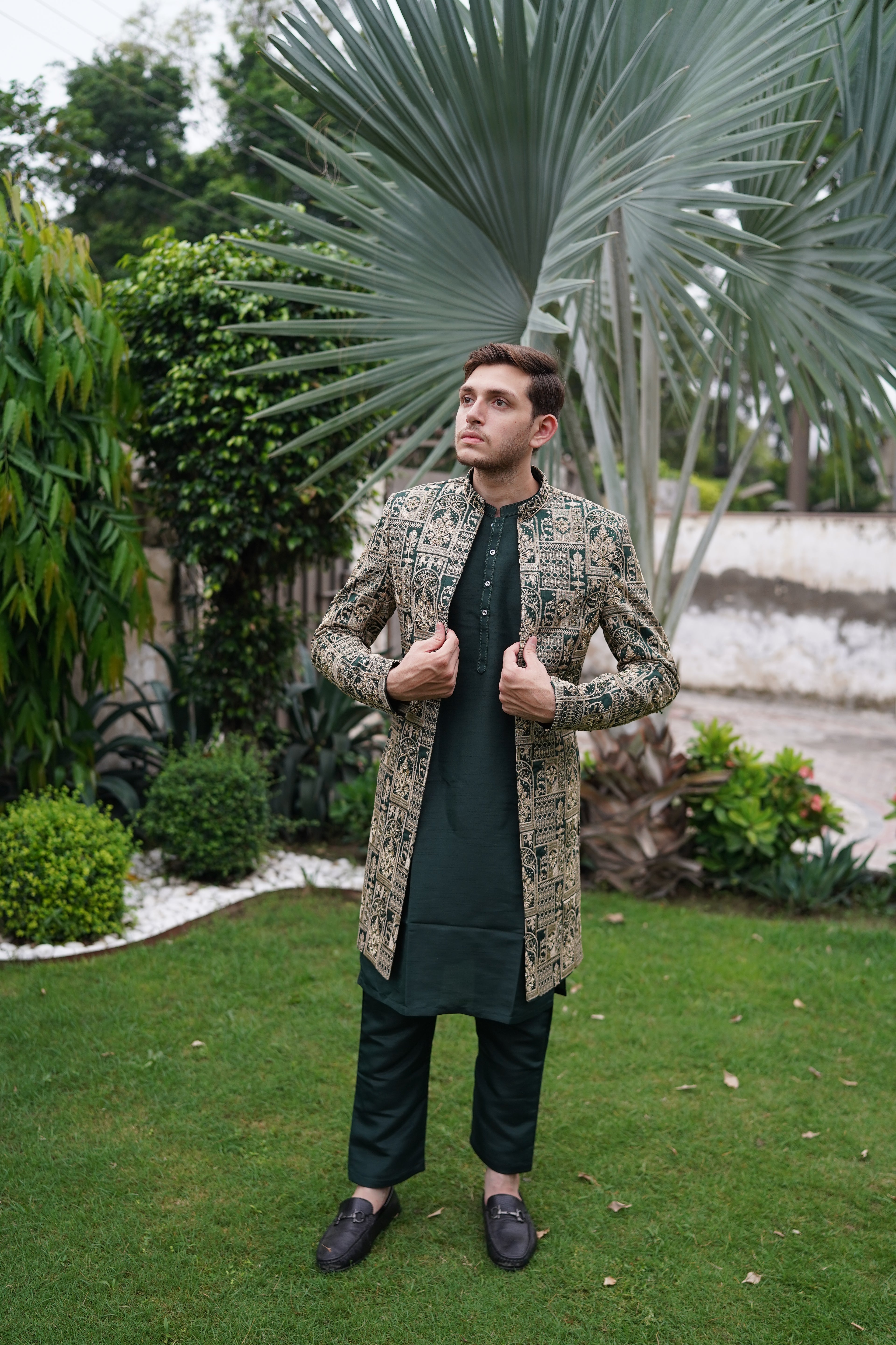 A long elegant mehndi coat. Code PC301